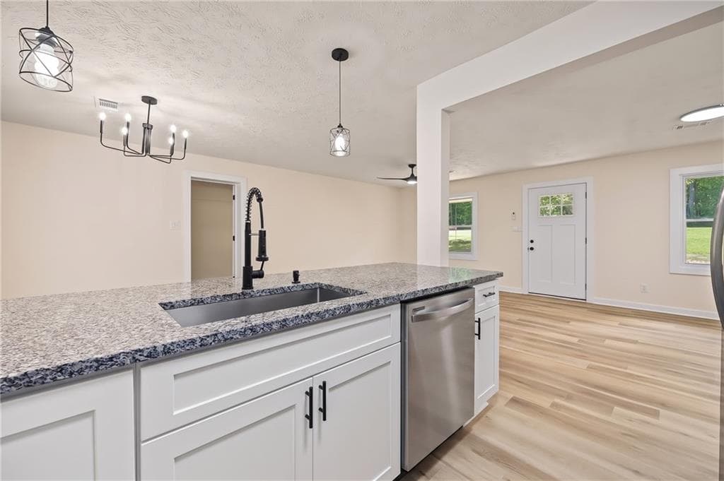 3 bedroom, 2 bathroom, 1,234 sq ft single family residence under contract at 397 Highway 212, Covington, GA 30016 — photo 6