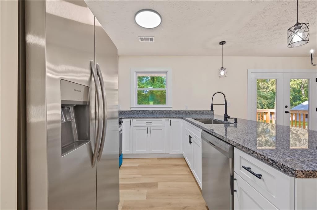 3 bedroom, 2 bathroom, 1,234 sq ft single family residence under contract at 397 Highway 212, Covington, GA 30016 — photo 8