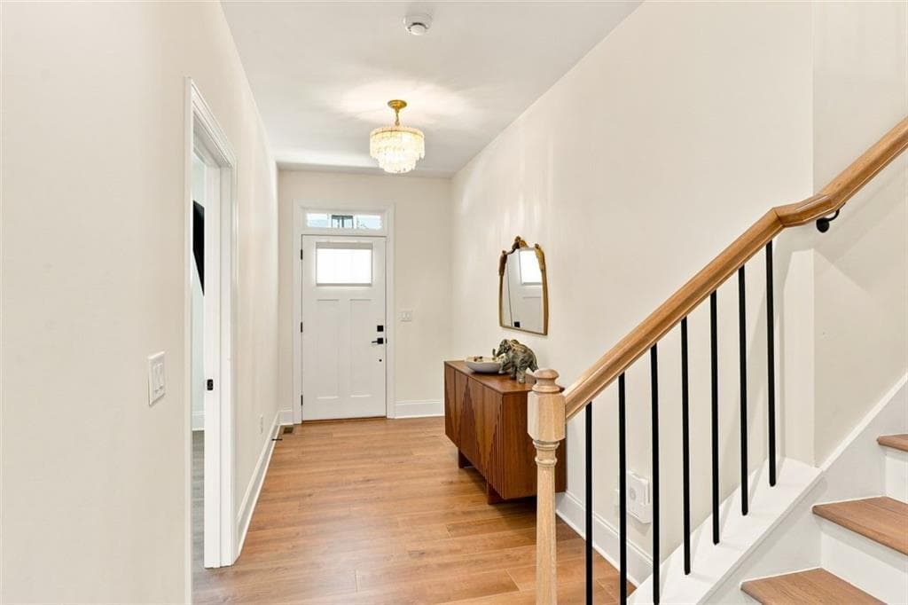 6 bedroom, 6 bathroom, 4,371 sq ft single family residence for sale at 134 Spaulding Lane, Woodstock, GA 30188 — photo 5