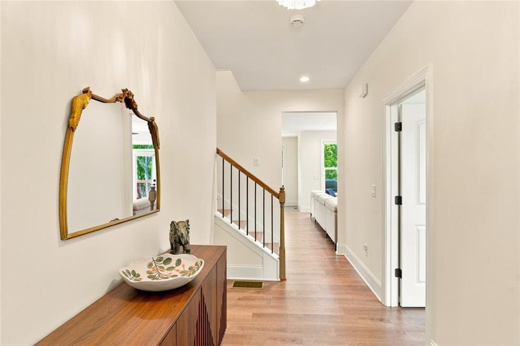 6 bedroom, 6 bathroom, 4,371 sq ft single family residence for sale at 134 Spaulding Lane, Woodstock, GA 30188 — photo 6