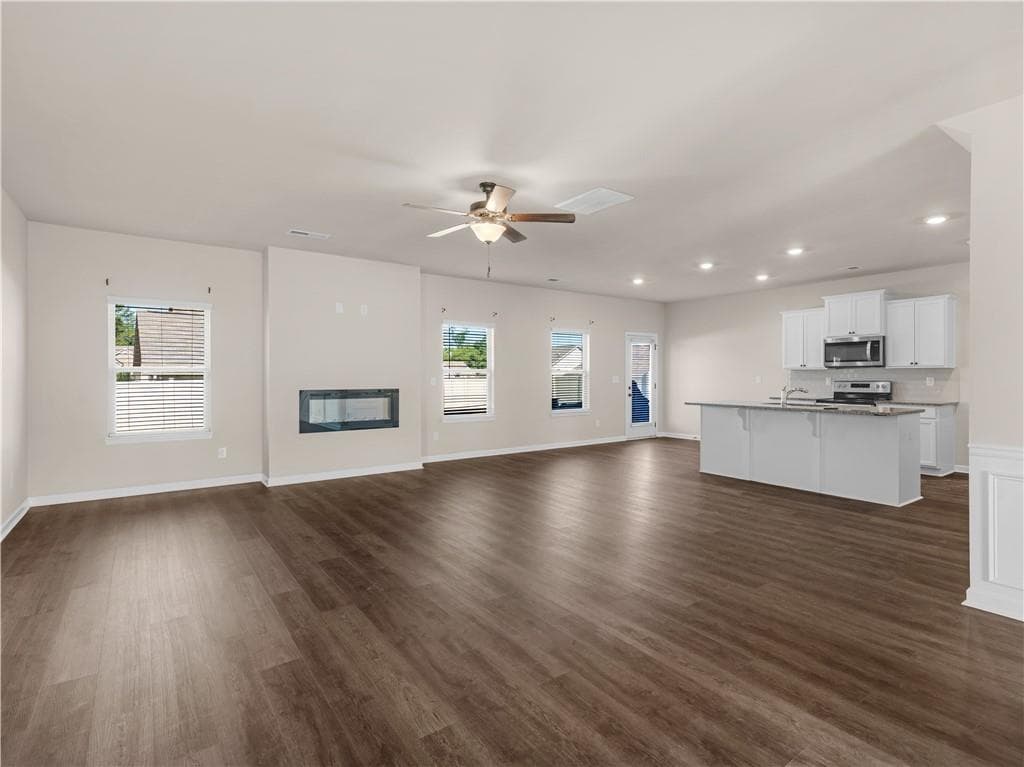 4 bedroom, 4 bathroom, 2,756 sq ft single family residence for sale at 1708 Cadence Street, Locust Grove, GA 30248 — photo 7