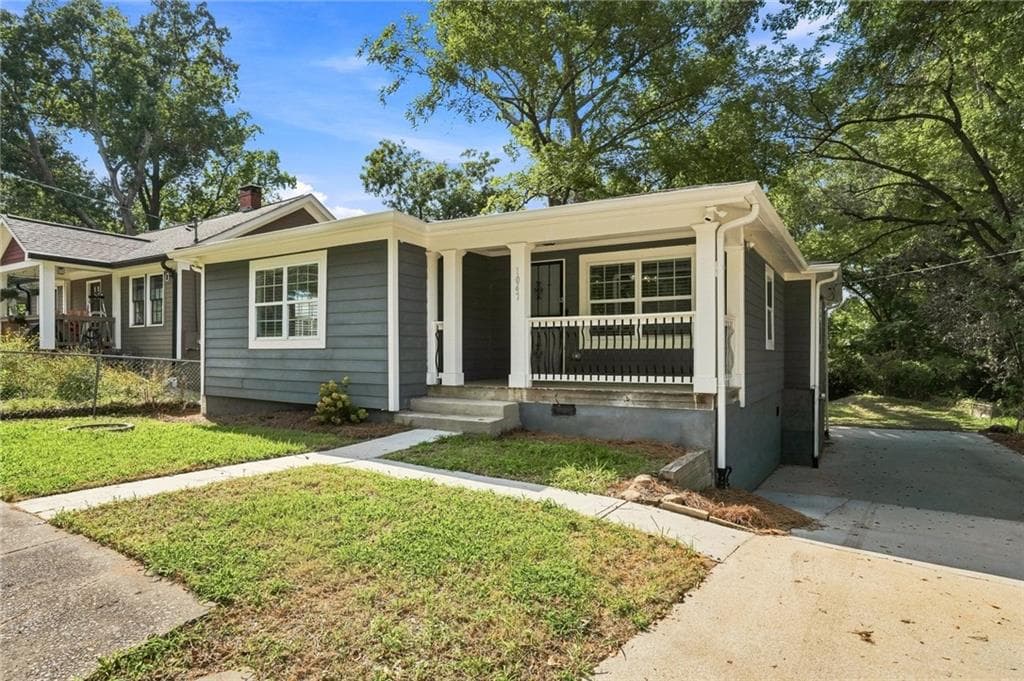 3 bedroom, 3 bathroom, 1,350 sq ft single family residence for sale at 1047 SW Peeples Street, Atlanta, GA 30310 — photo 1 of 35