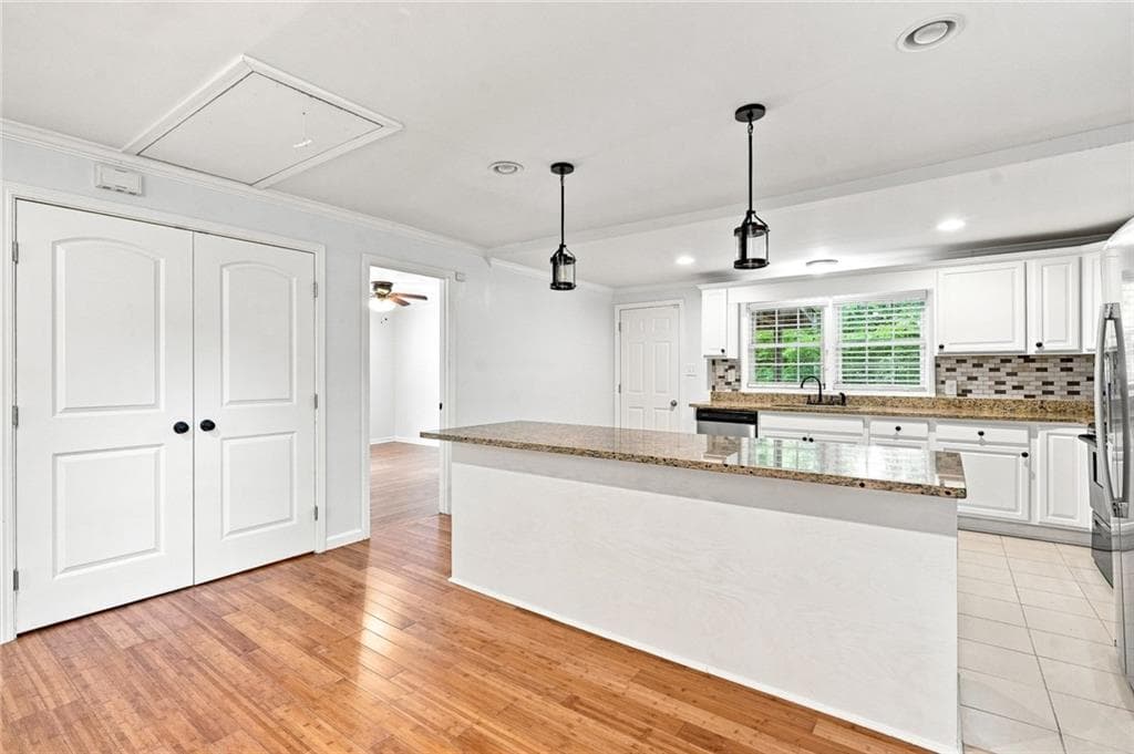 3 bedroom, 3 bathroom, 1,350 sq ft single family residence for sale at 1047 SW Peeples Street, Atlanta, GA 30310 — photo 6