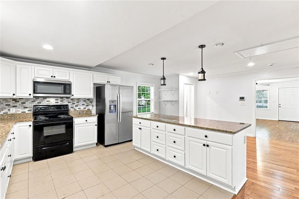 3 bedroom, 3 bathroom, 1,350 sq ft single family residence for sale at 1047 SW Peeples Street, Atlanta, GA 30310 — photo 9