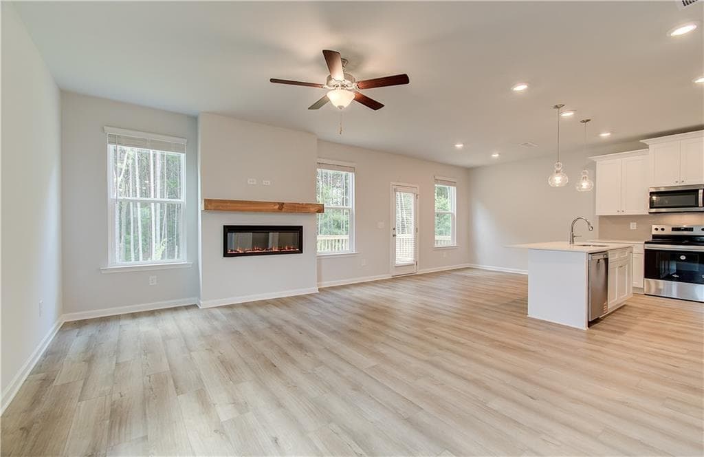 4 bedroom, 3 bathroom, 2,089 sq ft single family residence for sale at 1 Camellia Drive, Fairburn, GA 30213 — photo 6