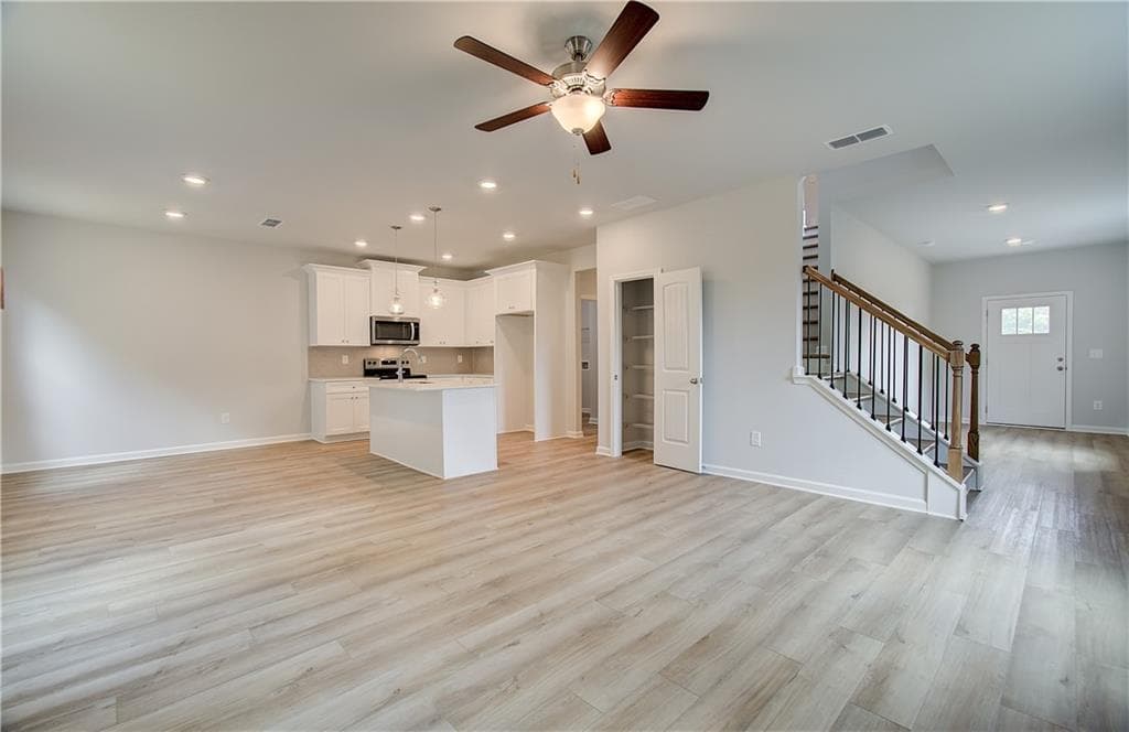 4 bedroom, 3 bathroom, 2,089 sq ft single family residence for sale at 1 Camellia Drive, Fairburn, GA 30213 — photo 7