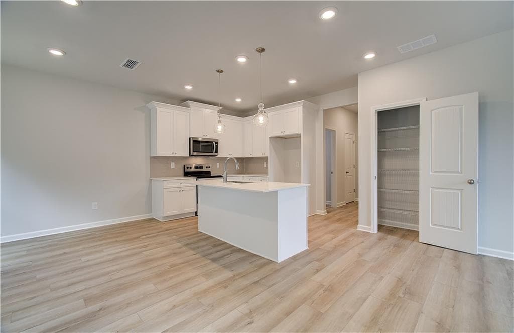 4 bedroom, 3 bathroom, 2,089 sq ft single family residence for sale at 1 Camellia Drive, Fairburn, GA 30213 — photo 9