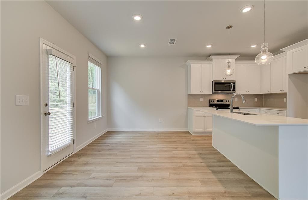 4 bedroom, 3 bathroom, 2,089 sq ft single family residence for sale at 1 Camellia Drive, Fairburn, GA 30213 — photo 10