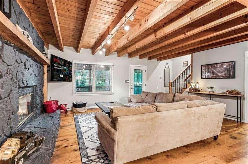 3 bedroom, 4 bathroom, 3,870 sq ft single family residence for sale at 889 Granny Branch Drive, Blue Ridge, GA 30513 — photo 6