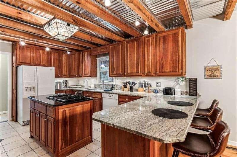 3 bedroom, 4 bathroom, 3,870 sq ft single family residence for sale at 889 Granny Branch Drive, Blue Ridge, GA 30513 — photo 7