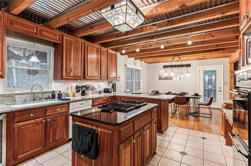 3 bedroom, 4 bathroom, 3,870 sq ft single family residence for sale at 889 Granny Branch Drive, Blue Ridge, GA 30513 — photo 8