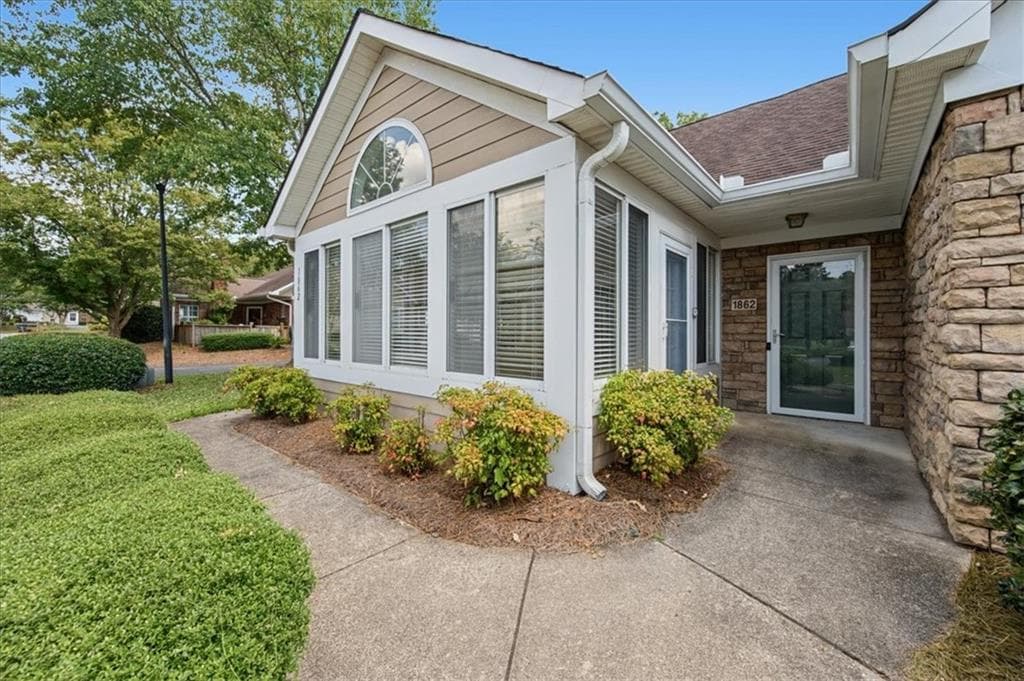 3 bedroom, 2 bathroom, 1,423 sq ft condominium for sale at 1862 Kolb Farm Circle, Marietta, GA 30008 — photo 4