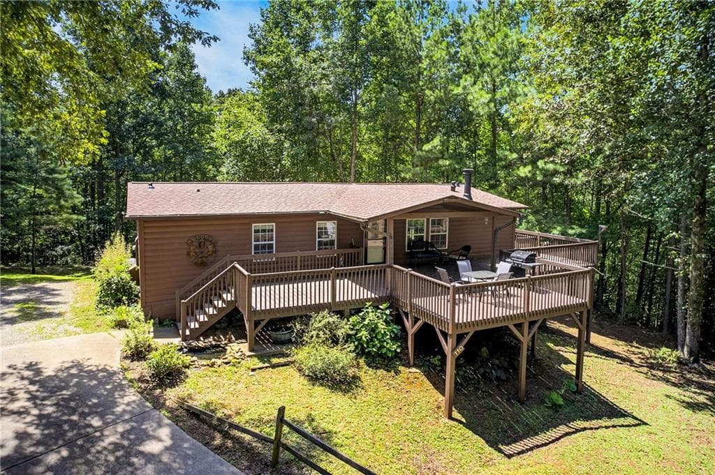 3 bedroom, 2 bathroom, 1,400 sq ft single family residence for sale at 110 Hickory Hills Road, Ellijay, GA 30540 — photo 9