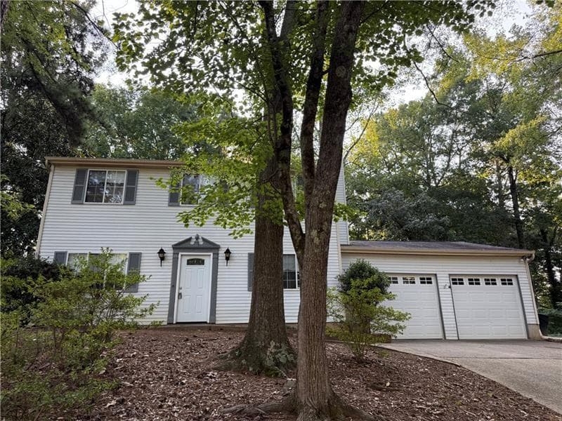 3 bedroom, 3 bathroom, 1,560 sq ft single family residence for rent at 480 Roswell Farms Road, Roswell, GA 30075 for $2,600 a month — photo 2