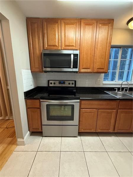 3 bedroom, 3 bathroom, 1,560 sq ft single family residence for rent at 480 Roswell Farms Road, Roswell, GA 30075 for $2,600 a month — photo 8