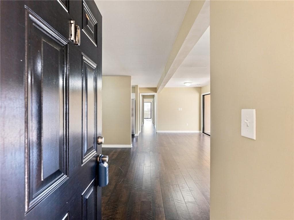 3 bedroom, 2 bathroom, 1,548 sq ft townhouse for sale at 605 Candler Street C-10, Gainesville, GA 30501 — photo 2