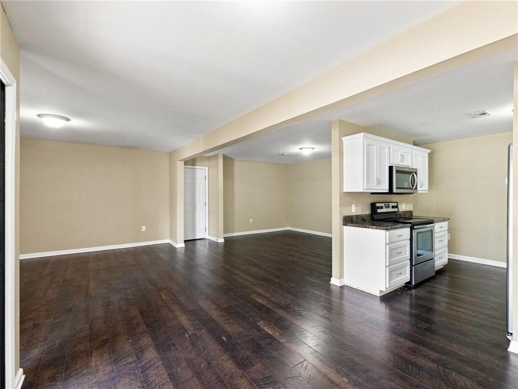 3 bedroom, 2 bathroom, 1,548 sq ft townhouse for sale at 605 Candler Street C-10, Gainesville, GA 30501 — photo 9