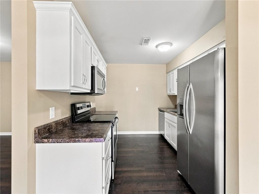 3 bedroom, 2 bathroom, 1,548 sq ft townhouse for sale at 605 Candler Street C-10, Gainesville, GA 30501 — photo 10