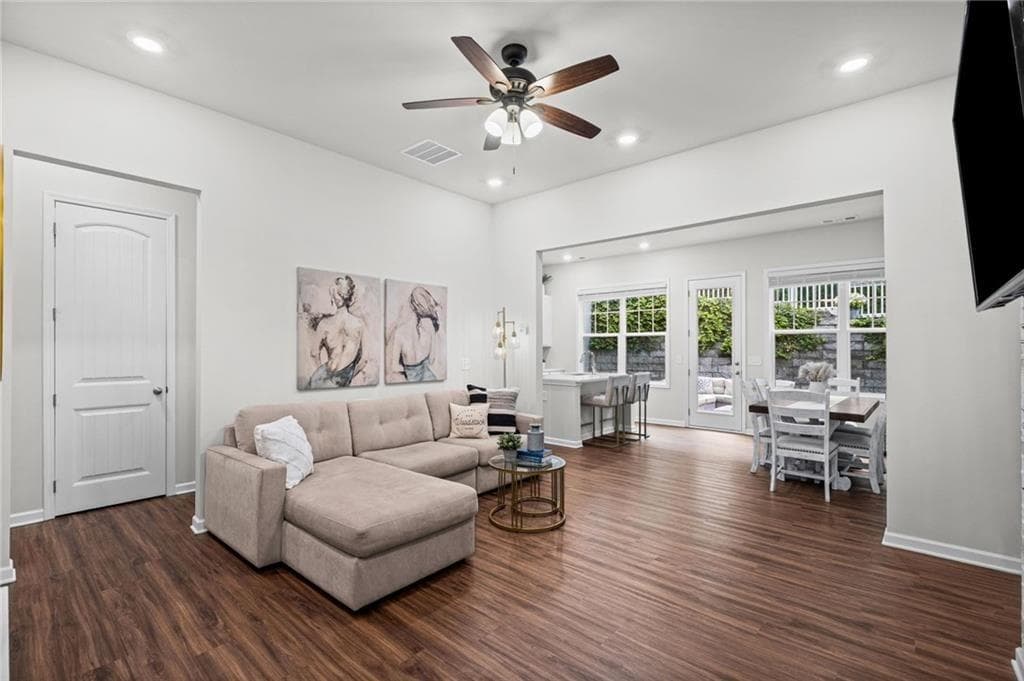 3 bedroom, 3 bathroom, 1,780 sq ft single family residence for sale at 469 Bishop Lane, Woodstock, GA 30188 — photo 8
