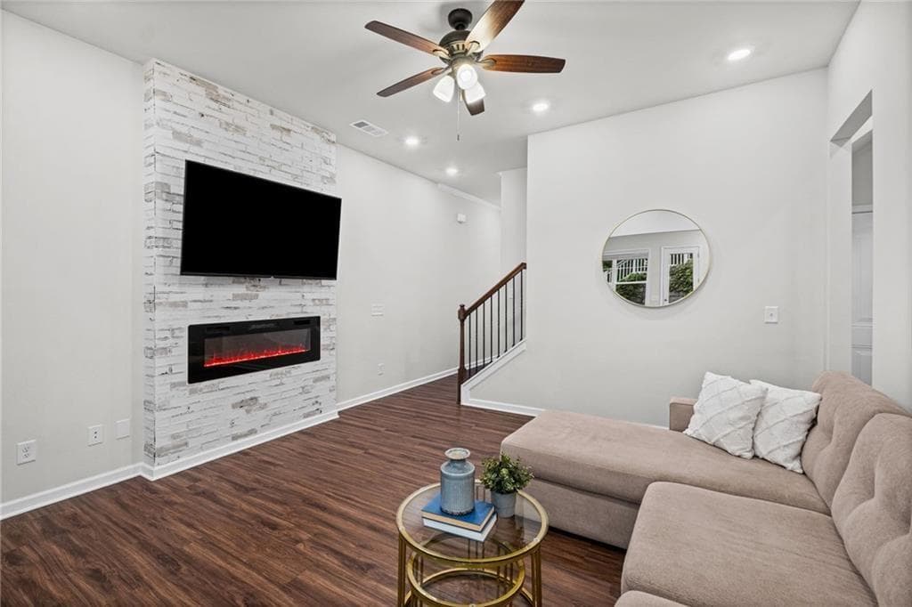 3 bedroom, 3 bathroom, 1,780 sq ft single family residence for sale at 469 Bishop Lane, Woodstock, GA 30188 — photo 10