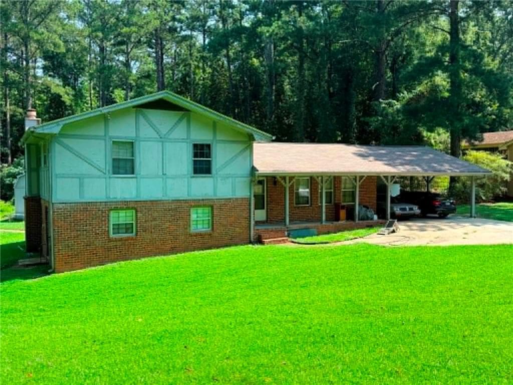 3 bedroom, 2 bathroom, 1,720 sq ft single family residence under contract at 1608 Stephenson Road, Lithonia, GA 30058