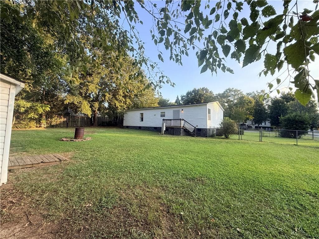 3 bedroom, 2 bathroom, 1,248 sq ft single family residence for sale at 84 Skyland Drive, Locust Grove, GA 30248