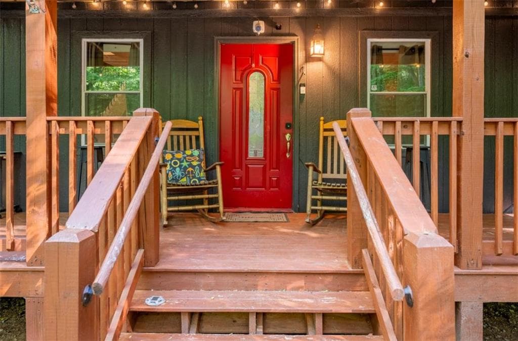 2 bedroom, 2 bathroom, 768 sq ft single family residence for sale at 257 Pen Drive, Ellijay, GA 30540 — photo 2