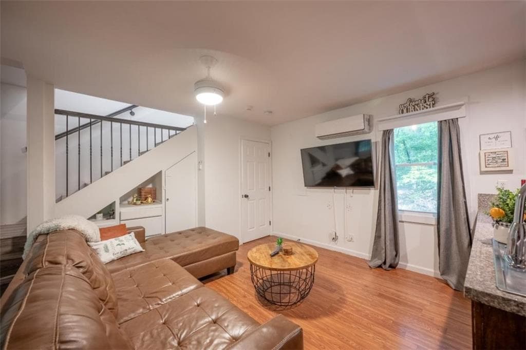 2 bedroom, 2 bathroom, 768 sq ft single family residence for sale at 257 Pen Drive, Ellijay, GA 30540 — photo 6
