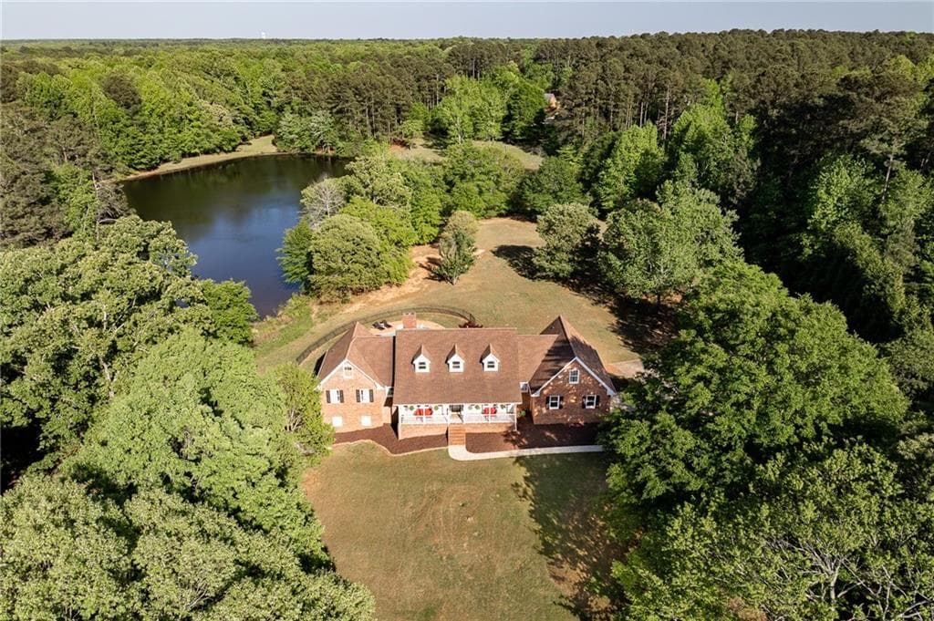 4 bedroom, 4 bathroom, 3,238 sq ft single family residence for sale at 136 Hidden Lake Drive, Hull, GA 30646 — photo 5