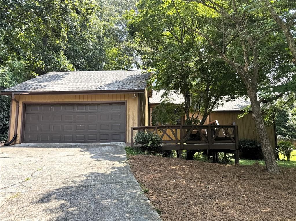3 bedroom, 3 bathroom, 1,977 sq ft single family residence for rent at 1302 Colony Dr, Marietta, GA 30068 for $2,750 a month — photo 1 of 26