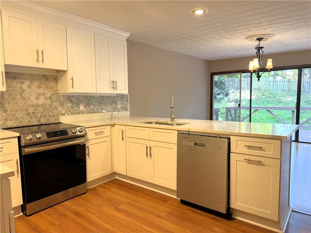 3 bedroom, 3 bathroom, 1,977 sq ft single family residence for rent at 1302 Colony Dr, Marietta, GA 30068 for $2,750 a month — photo 4
