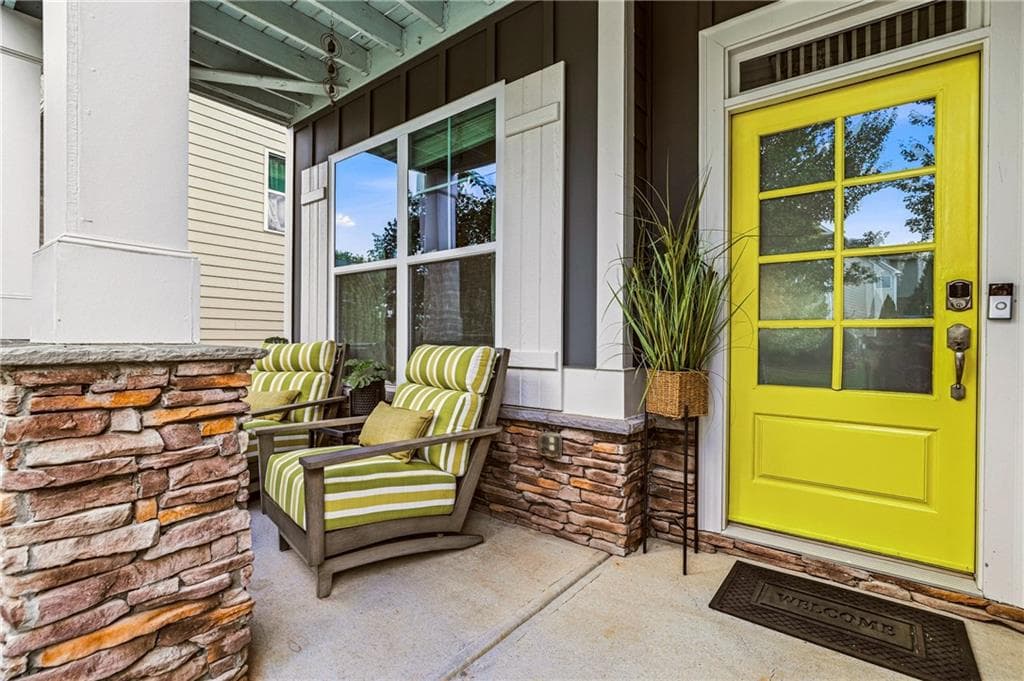 3 bedroom, 3 bathroom, 2,374 sq ft single family residence for sale at 1529 Bungalow Lane, Atlanta, GA 30318 — photo 2