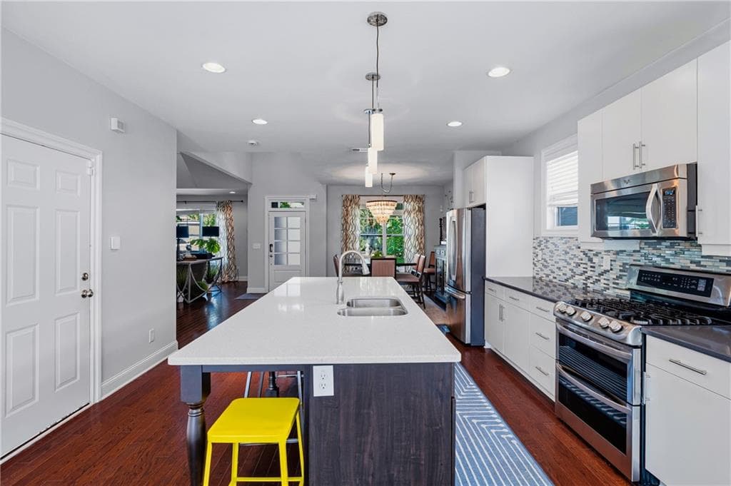 3 bedroom, 3 bathroom, 2,374 sq ft single family residence for sale at 1529 Bungalow Lane, Atlanta, GA 30318 — photo 9