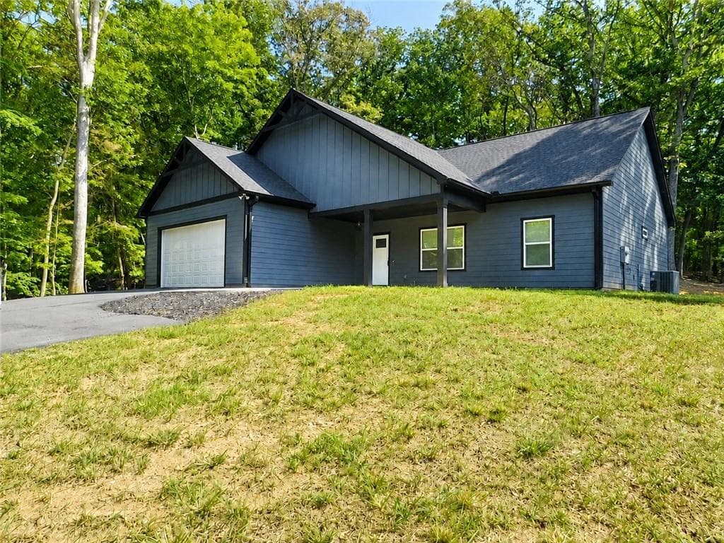 3 bedroom, 3 bathroom, 1,985 sq ft single family residence for rent at 310 Harmony Drive Road, Dahlonega, GA 30533 for $2,395 a month — photo 2