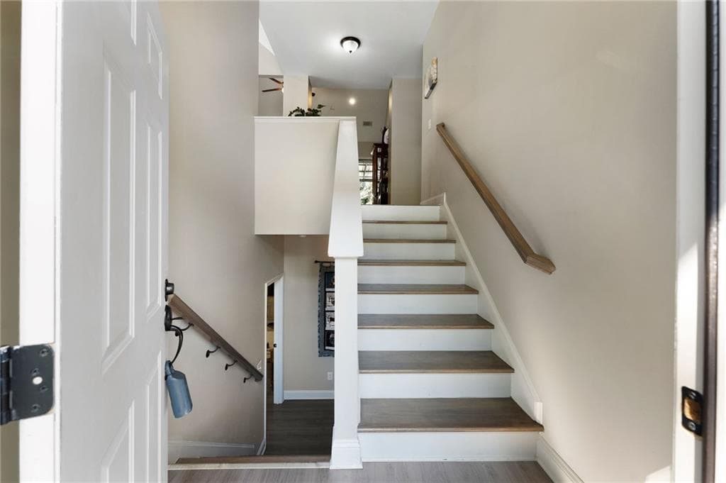 4 bedroom, 3 bathroom, 1,954 sq ft single family residence for sale at 315 Wildwood Circle, Calhoun, GA 30701 — photo 6