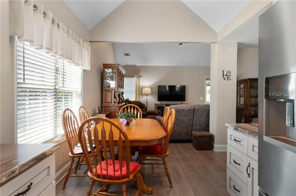 4 bedroom, 3 bathroom, 1,954 sq ft single family residence for sale at 315 Wildwood Circle, Calhoun, GA 30701 — photo 10