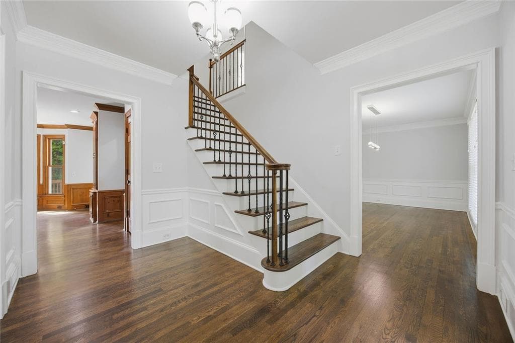 5 bedroom, 5 bathroom, 4,879 sq ft single family residence for sale at 7525 S Spalding Lake Drive, Atlanta, GA 30350 — photo 5