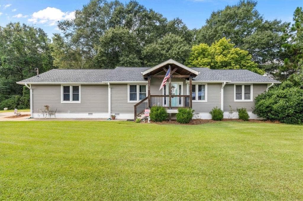3 bedroom, 2 bathroom, 1,204 sq ft single family residence for sale at 210 Poplar Street, Bowdon, GA 30108
