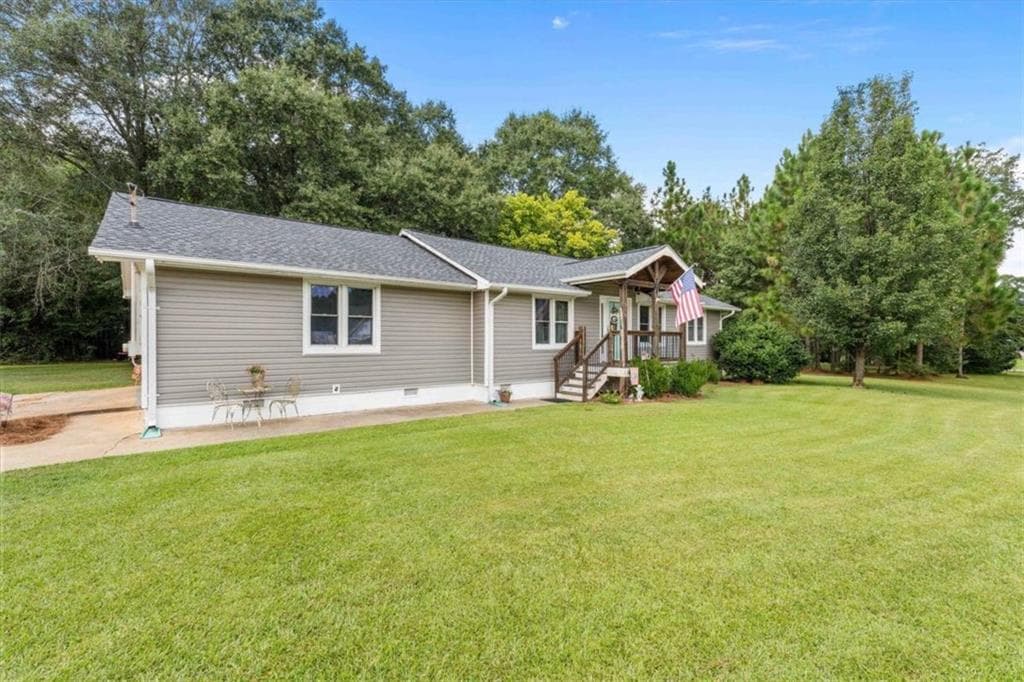 3 bedroom, 2 bathroom, 1,204 sq ft single family residence for sale at 210 Poplar Street, Bowdon, GA 30108 — photo 2