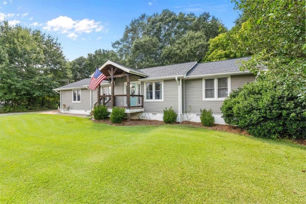 3 bedroom, 2 bathroom, 1,204 sq ft single family residence for sale at 210 Poplar Street, Bowdon, GA 30108 — photo 4