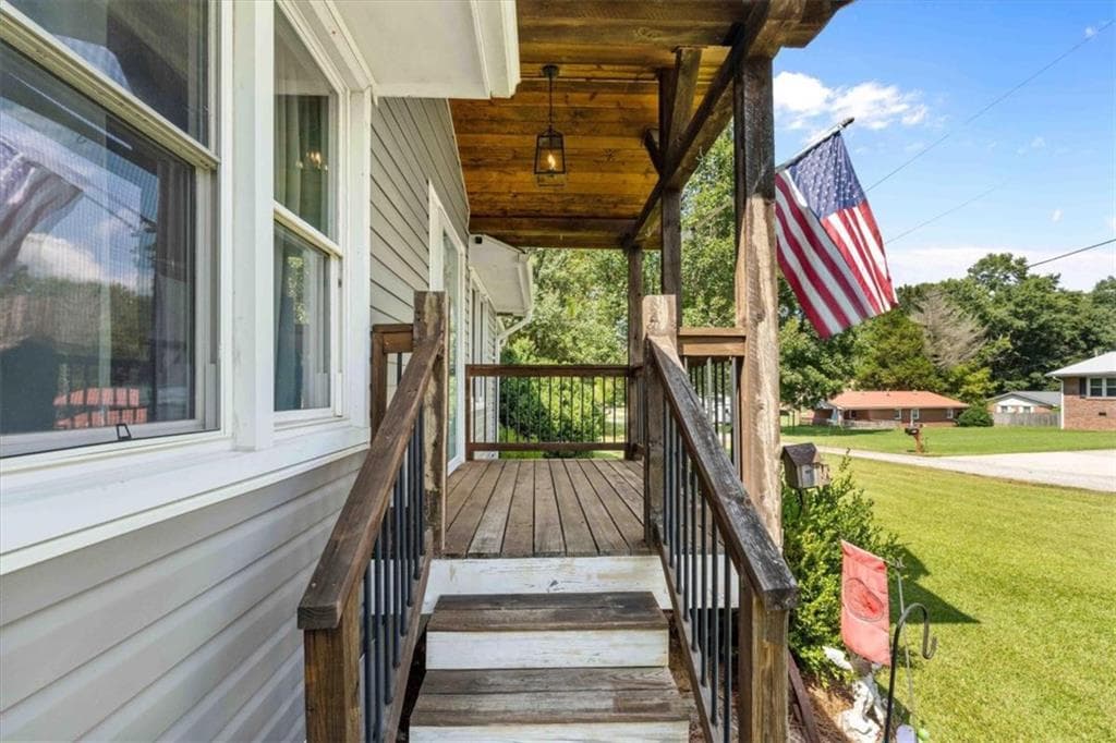 3 bedroom, 2 bathroom, 1,204 sq ft single family residence for sale at 210 Poplar Street, Bowdon, GA 30108 — photo 6