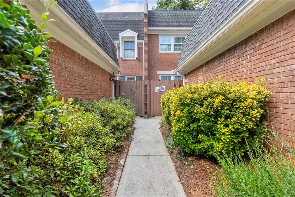 3 bedroom, 4 bathroom, 2,772 sq ft condominium for sale at 1417 Ashford Place, Brookhaven, GA 30319 — photo 3