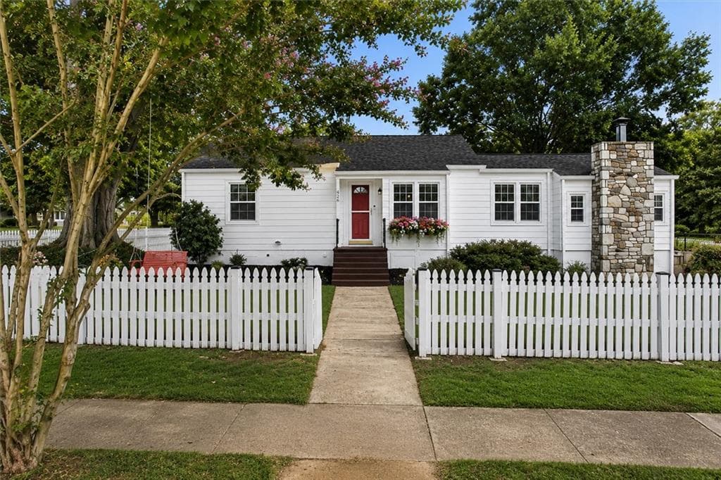 3 bedroom, 2 bathroom, 1,750 sq ft single family residence under contract at 426 Freyer Drive NE, Marietta, GA 30060
