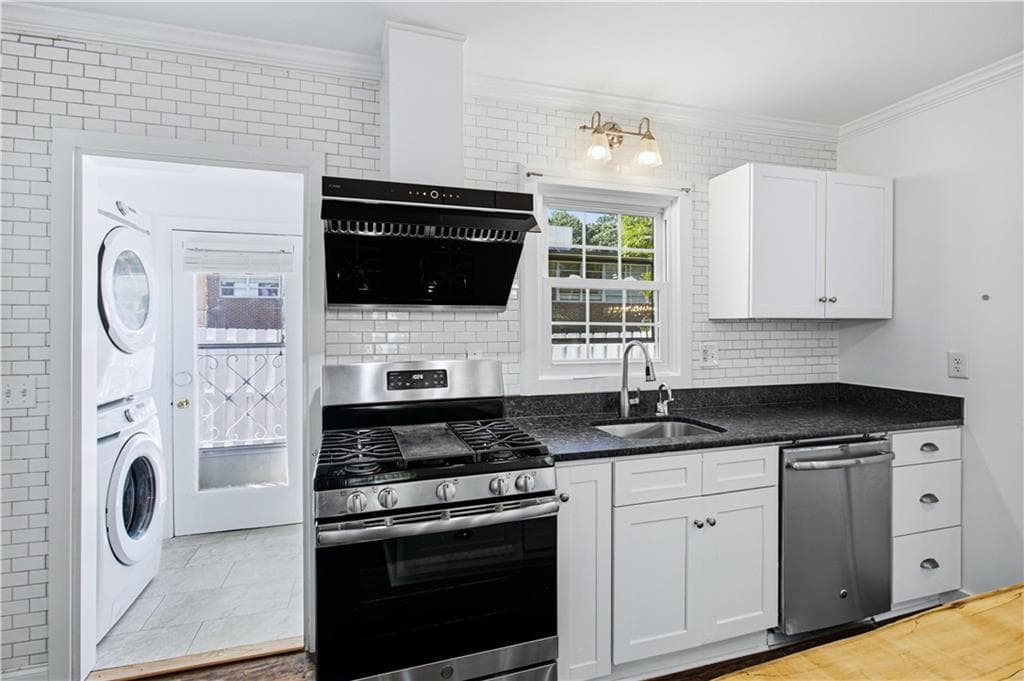3 bedroom, 2 bathroom, 1,750 sq ft single family residence under contract at 426 Freyer Drive NE, Marietta, GA 30060 — photo 7