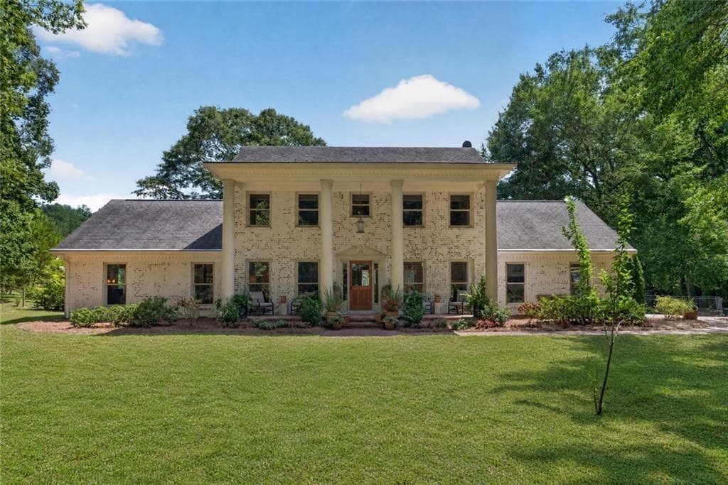 4 bedroom, 4 bathroom, 3,356 sq ft single family residence for sale at 961 Birdie Road, Griffin, GA 30223