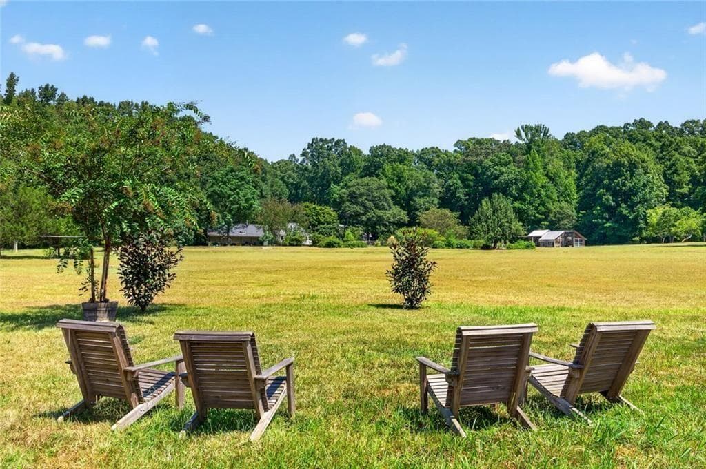 4 bedroom, 4 bathroom, 3,356 sq ft single family residence for sale at 961 Birdie Road, Griffin, GA 30223 — photo 5