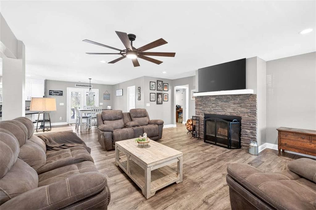 3 bedroom, 2 bathroom, 1,914 sq ft single family residence for sale at 2361 County Line Rd, Mansfield, GA 30055 — photo 5