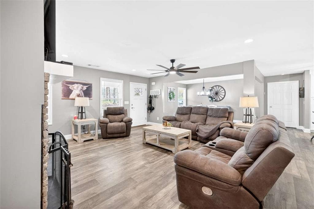 3 bedroom, 2 bathroom, 1,914 sq ft single family residence for sale at 2361 County Line Rd, Mansfield, GA 30055 — photo 8