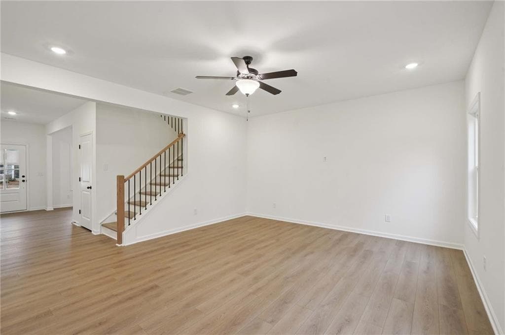 4 bedroom, 3 bathroom, 2,503 sq ft single family residence for sale at 5343 Callahan Trace, Flowery Branch, GA 30542 — photo 9