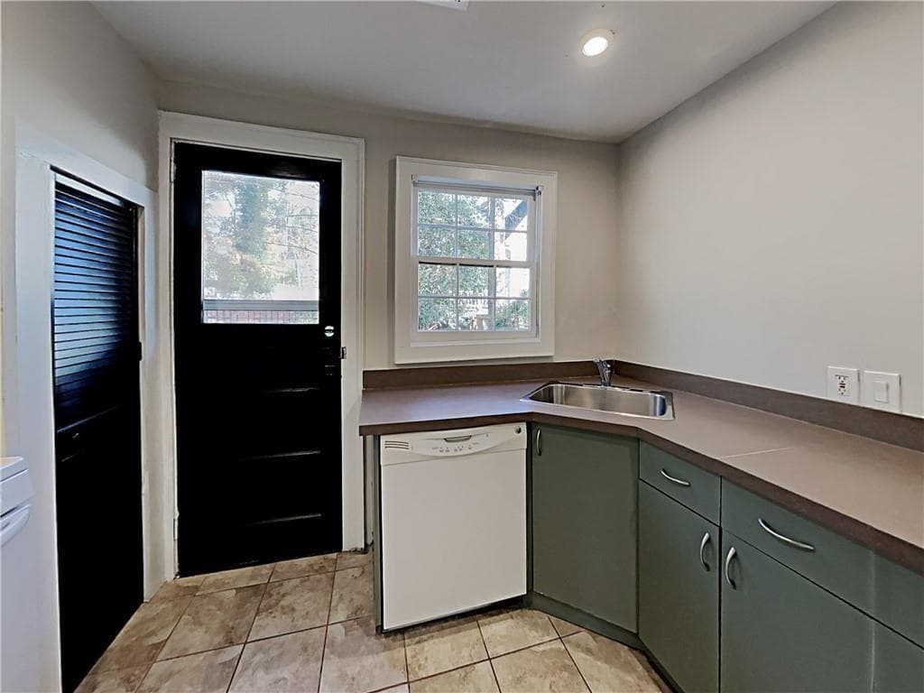 1 bedroom, 1 bathroom, 590 sq ft other for rent at 1539 N Morningside Drive Carriage House, Atlanta, GA 30306 for $1,745 a month — photo 6